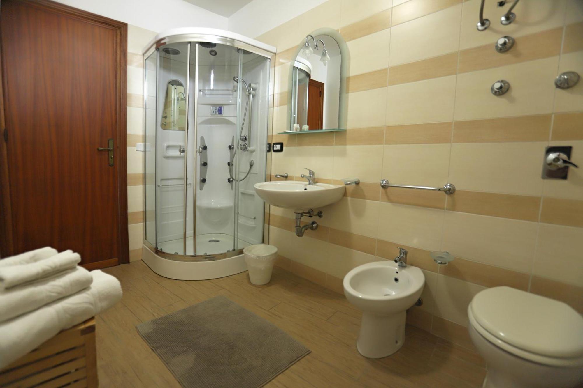 Le Chiavi - Rooms Эриче Экстерьер фото