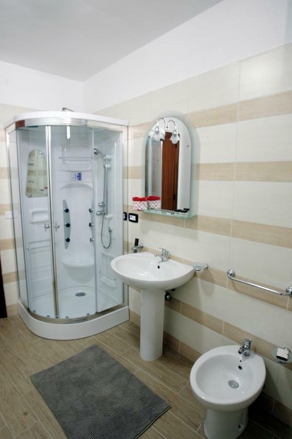 Le Chiavi - Rooms Эриче Экстерьер фото